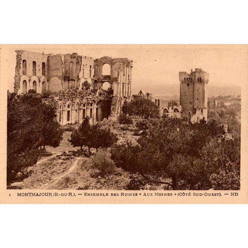 Carte postale ancienne Montmajour – Ensemble des ruines aux Moines, côté sud-ouest
