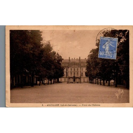 CPA Aiguillon Place du Château