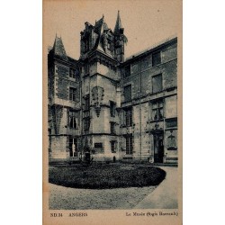 Carte postale ancienne Angers le Musée Logis Barrault Maine-et-Loire édition ND 34 vue d’architecture Renaissance