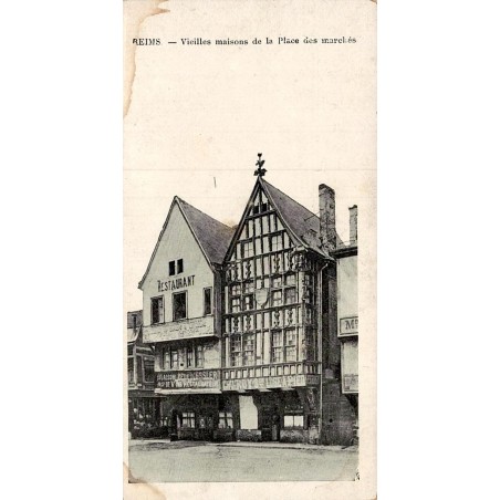 Carte postale ancienne Reims vieilles maisons de la place des Marchés Marne architecture ancienne du centre historique