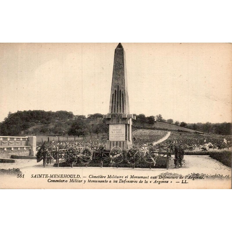 Carte postale ancienne Sainte-Menehould cimetière militaire et monument aux Défenseurs de l’Argonne Première Guerre mondiale