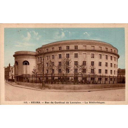 Carte postale ancienne Reims rue du Cardinal de Lorraine et la bibliothèque Marne vue du centre historique avant 1914