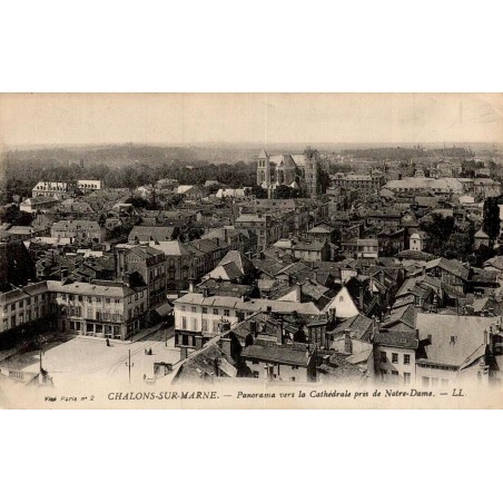 Carte postale ancienne Châlons-sur-Marne panorama vers la cathédrale pris de Notre-Dame édition LL vue générale de la ville