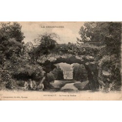 Carte postale ancienne Boursault Le Pont des Roches Marne vue d’un pont rural dans le paysage champenois