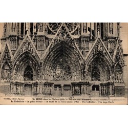 Carte postale ancienne Reims dans les ruines après la retraite des Allemands n°38 destructions de la Première Guerre mondiale
