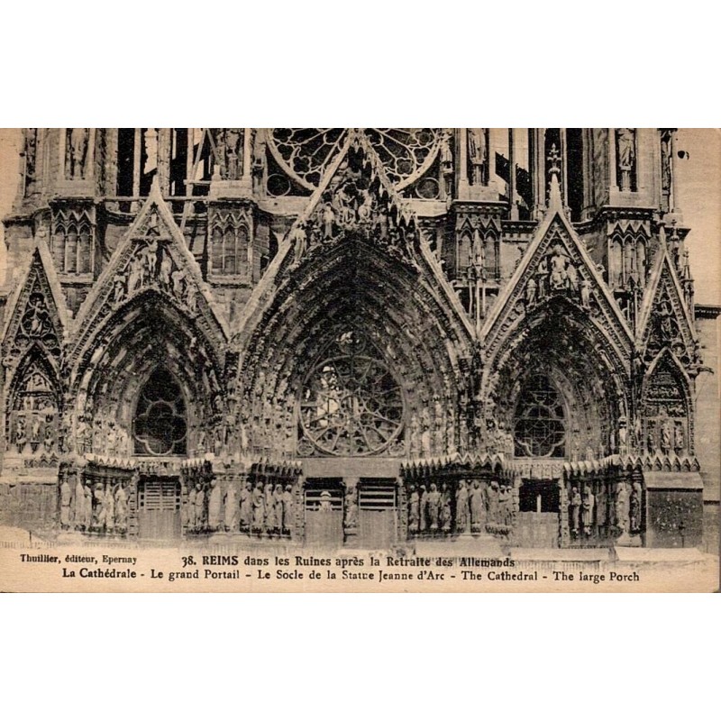 Carte postale ancienne Reims dans les ruines après la retraite des Allemands n°38 destructions de la Première Guerre mondiale