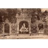 Carte postale ancienne de Nancy représentant la fontaine d’Amphitrite et les grilles de Jean Lamour sur la place Stanislas.