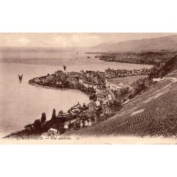 Carte postale ancienne représentant une vue générale de Montreux sur les rives du lac Léman dans le canton de Vaud en Suisse.