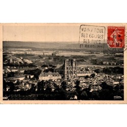Carte postale ancienne représentant une vue générale de Toul en Meurthe-et-Moselle au début du XXᵉ siècle.