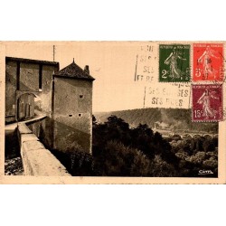 Carte postale ancienne représentant l’entrée de la ville de Liverdun et la vallée de la Moselle en Meurthe-et-Moselle.