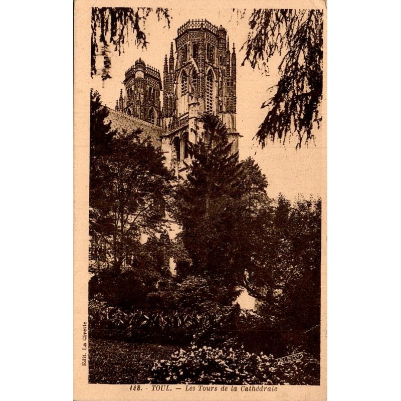 Carte postale ancienne représentant la tour de la cathédrale Saint-Étienne de Toul en Meurthe-et-Moselle.