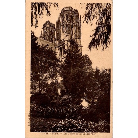 Carte postale ancienne représentant la tour de la cathédrale Saint-Étienne de Toul en Meurthe-et-Moselle.