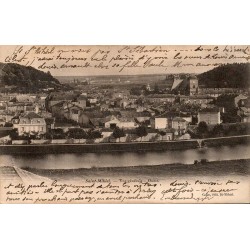 Carte postale ancienne représentant Saint-Mihiel en Meuse avec une vue générale ouest de la ville et de ses environs.