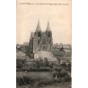 Carte postale ancienne de l’église d’Avioth dominant le village meusien.
