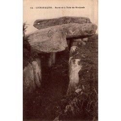 Carte postale ancienne de l’entrée de la Table des Marchands à Locmariaquer.