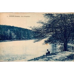 Carte postale ancienne de Bitche montrant le lac d’Hasselfurt en Moselle