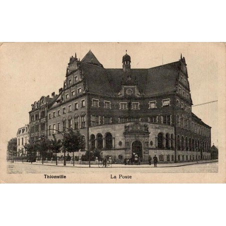 Carte postale ancienne de Thionville montrant la Poste principale de la ville