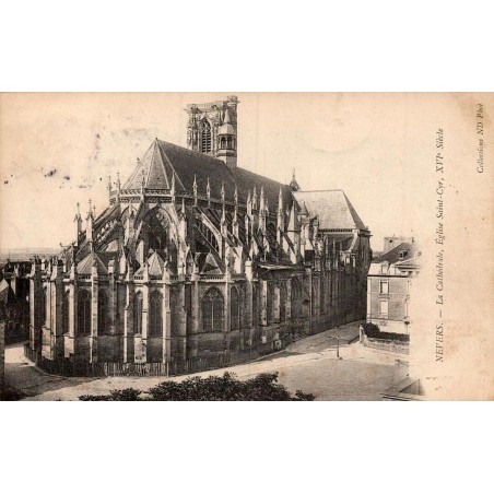 Carte postale ancienne de Nevers montrant la cathédrale Saint-Cyr-et-Sainte-Julitte