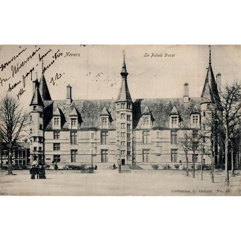 NEVERS - Le Palais Ducal