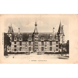 2 - NEVERS - Le Palais Ducal