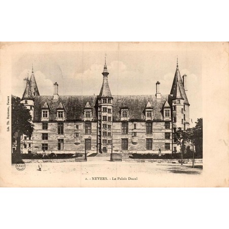 2 - NEVERS - Le Palais Ducal