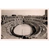 Carte postale ancienne de l’intérieur des arènes d’Arles montrant les gradins et l’espace central