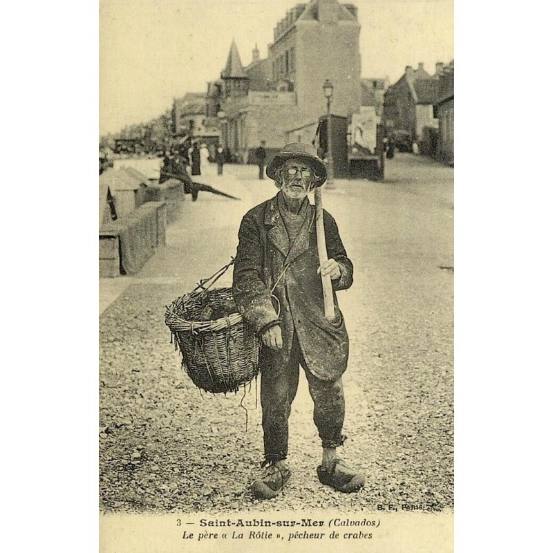 Reproduction de carte postale ancienne Le Père La Rôtie pêcheur de crabes Saint-Aubin-sur-Mer Collection Cartes d'Autrefois