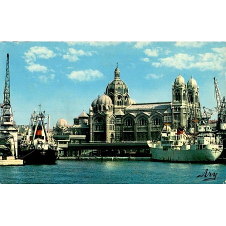 Carte postale ancienne de la Cathédrale de la Major à Marseille montrant le monument historique depuis l’extérieur