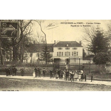 Reproduction de carte postale ancienne Feuquières-en-Vimeu ancien château façade sur la Prairiette  Somme