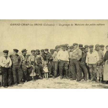 Reproduction de carte postale ancienne Grandcamp-les-Bains groupe de matelots des petits métiers