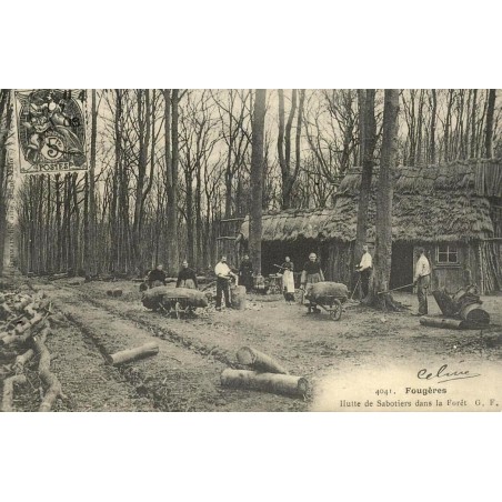 Reproduction de carte postale ancienne Fougères hutte de sabotiers dans la forêt Collection Cartes d'Autrefois Bretagne