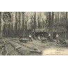 Reproduction de carte postale ancienne Fougères hutte de sabotiers dans la forêt Collection Cartes d'Autrefois Bretagne