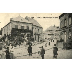 Reproduction de carte postale ancienne Anost Hôtel Duvernoy et la Place Collection Cartes d'Autrefois Morvan