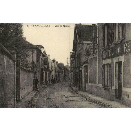 Reproduction de carte postale ancienne Vernouillet rue de Mantes Collection Cartes d'Autrefois Eure-et-Loir