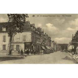 Reproduction de carte postale ancienne Saint-Amand-Montrond rue Nationale Collection Cartes d'Autrefois Cher