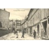 Reproduction de carte postale ancienne Manosque avenue de la Gare et porte Saunerie Collection Cartes d'Autrefois Provence