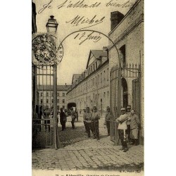Reproduction de carte postale ancienne Abbeville quartier de cavalerie Collection Cartes d'Autrefois Somme