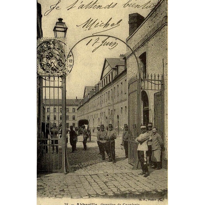 Reproduction de carte postale ancienne Abbeville quartier de cavalerie Collection Cartes d'Autrefois Somme