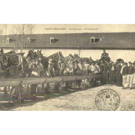 Reproduction de carte postale ancienne Pont-à-Mousson au quartier à l'abreuvoir Collection Cartes d'Autrefois Meurthe-et-Moselle