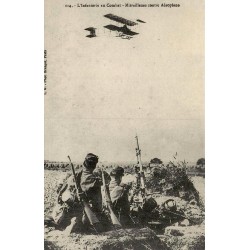 Reproduction de carte postale ancienne L'infanterie au combat mitrailleuse contre aéroplane Collection Cartes d'Autrefois