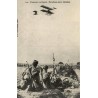 Reproduction de carte postale ancienne L'infanterie au combat mitrailleuse contre aéroplane Collection Cartes d'Autrefois