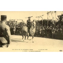 Reproduction de CPA Paris Fêtes de la Victoire 14 juillet 1919 défilé général Gouraud Collection Cartes d'Autrefois