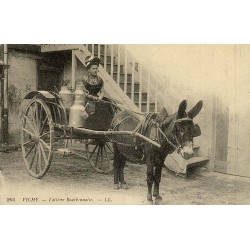 Reproduction de carte postale ancienne Vichy Laitière Bourbonnaise Collection Cartes d'Autrefois Allier