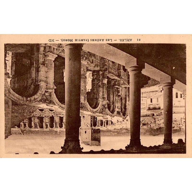 Carte postale ancienne Arles – Les Arènes, partie nord