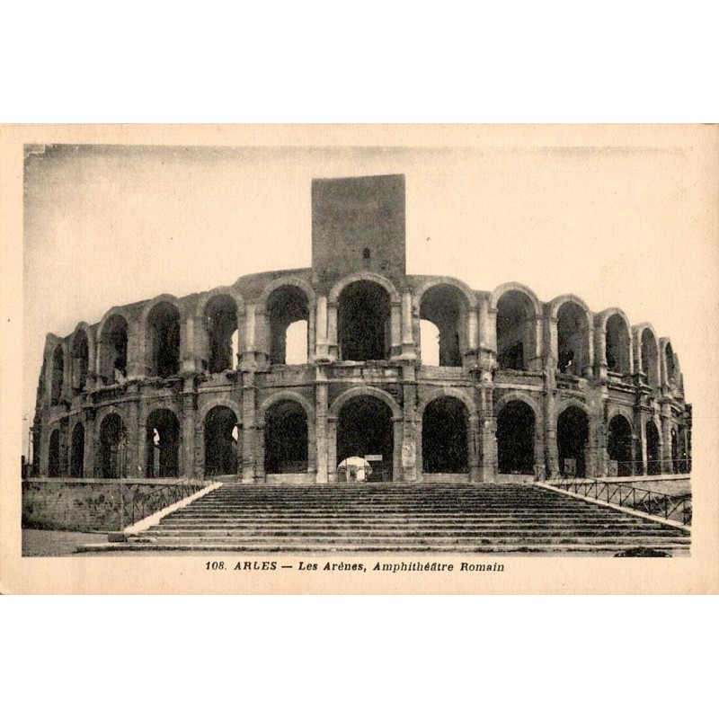 Carte postale ancienne des Arènes amphithéâtre romain d’Arles Provence