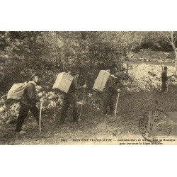Contrebandiers en marche dans la montagne frontière franco suisse reproduction carte ancienne Collection Cartes d'Autrefois