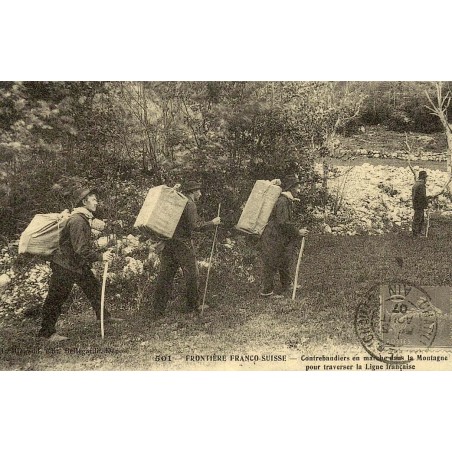 Contrebandiers en marche dans la montagne frontière franco suisse reproduction carte ancienne Collection Cartes d'Autrefois