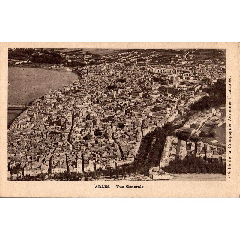 Carte postale ancienne vue générale d’Arles panorama urbain historique