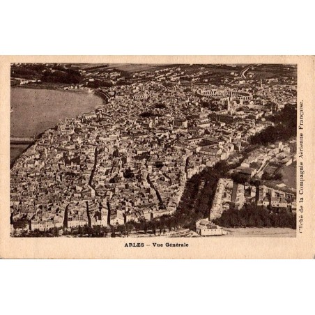 Carte postale ancienne vue générale d’Arles panorama urbain historique