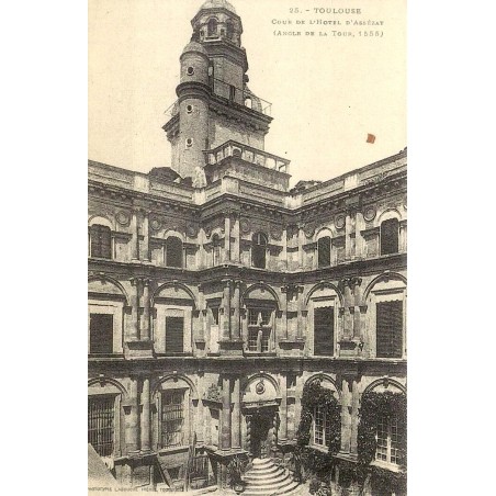 Toulouse cour de l’Hôtel d’Assézat angle de la tour reproduction de carte postale ancienne Collection Cartes d'Autrefois